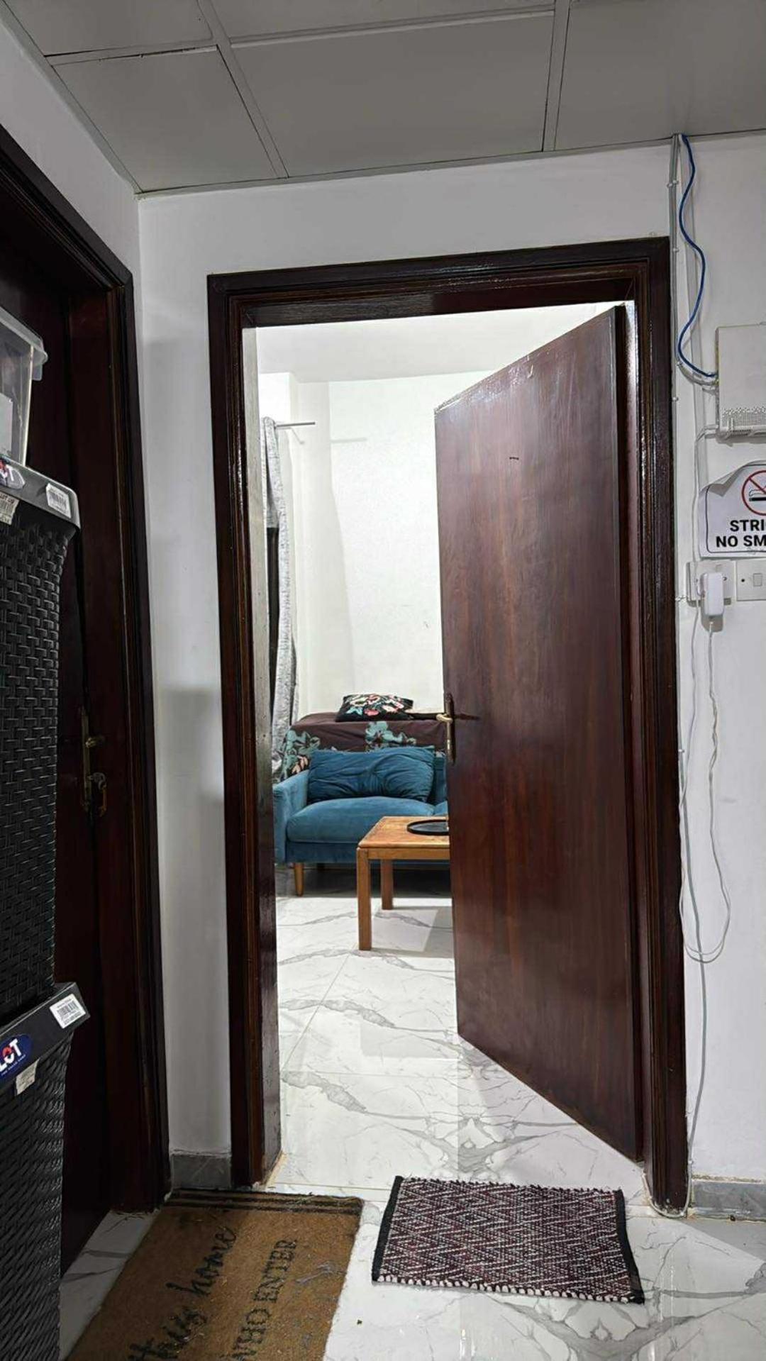 Affordable With 2 Beds Shared Toilet *